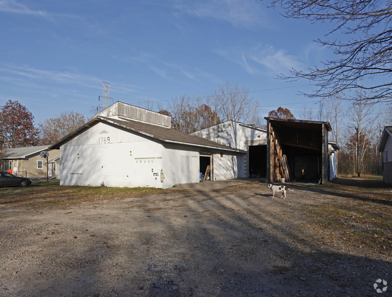 1769-1781 Cadillac Ave, Ypsilanti, MI for lease - Building Photo - Image 2 of 11