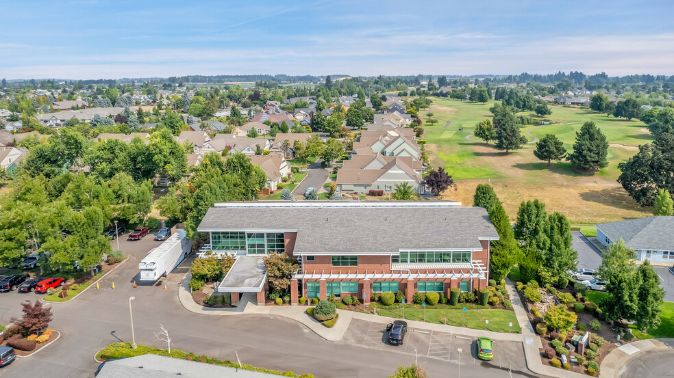 693 Ray J. Glatt Cir, Woodburn, OR for sale - Building Photo - Image 3 of 56