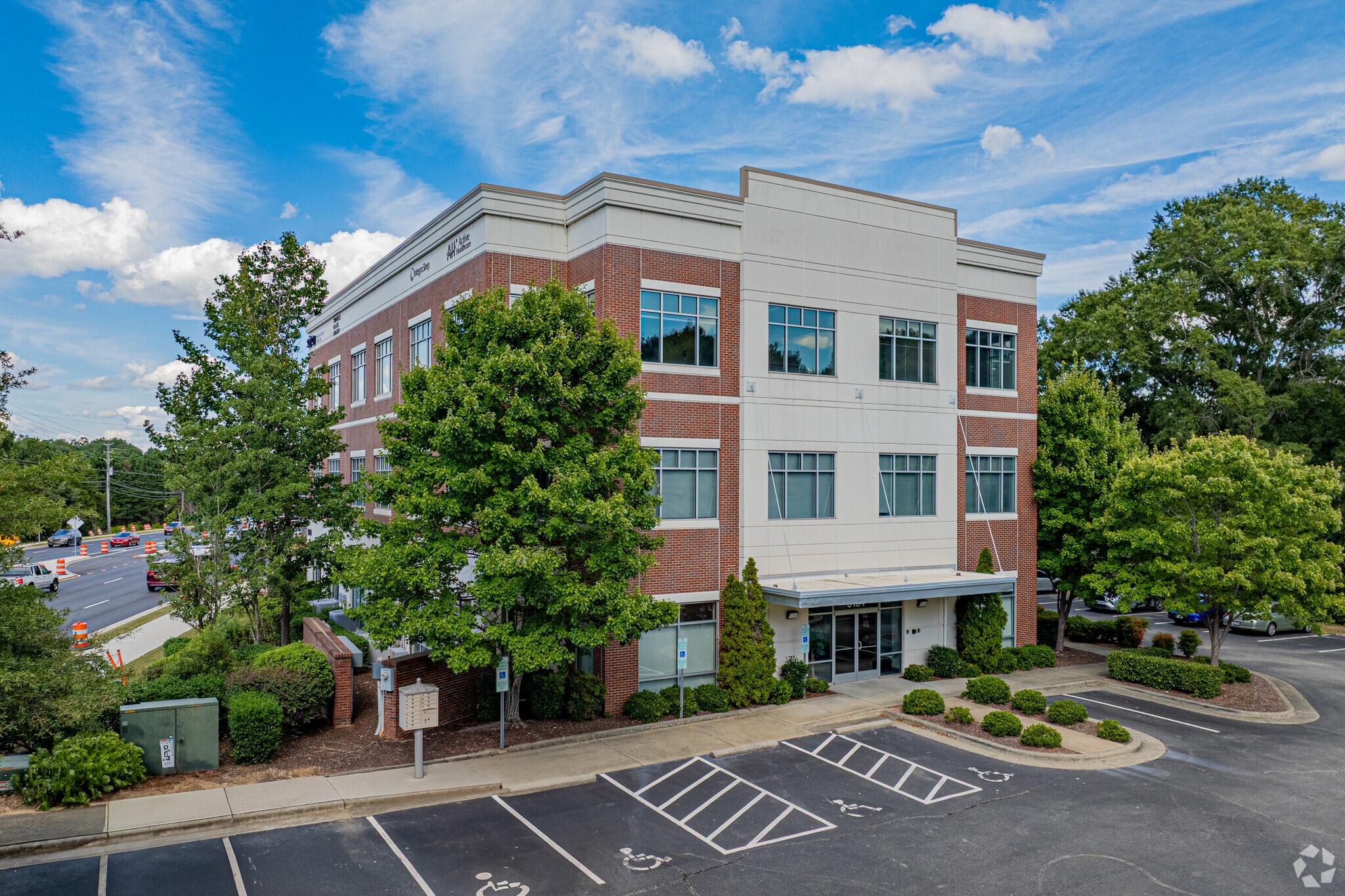 9104 Falls Of Neuse Rd, Raleigh, NC for lease Primary Photo- Image 1 of 4