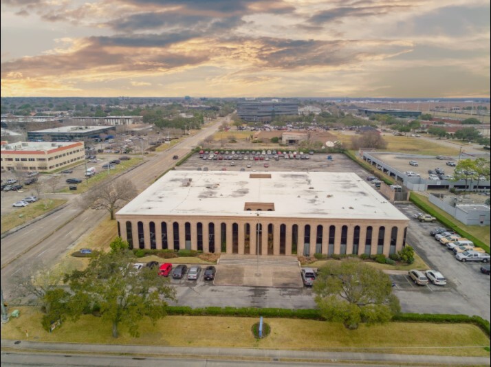 1002 Gemini St, Houston, TX for lease - Building Photo - Image 3 of 27