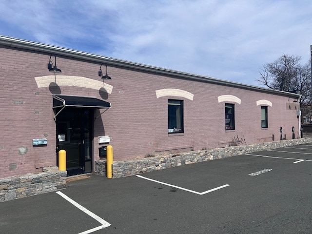 9 S Colony St, Wallingford, CT for lease - Building Photo - Image 1 of 5