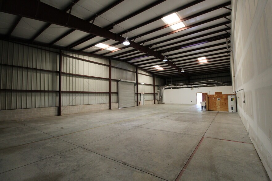 3221 59th Dr E, Bradenton, FL 34203