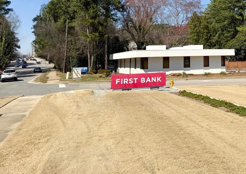 3700 Six Forks Rd, Raleigh, NC for lease - Building Photo - Image 2 of 3