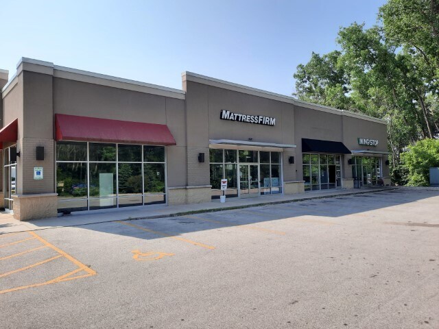 2626 S Oneida St, Green Bay, WI for lease - Building Photo - Image 2 of 5