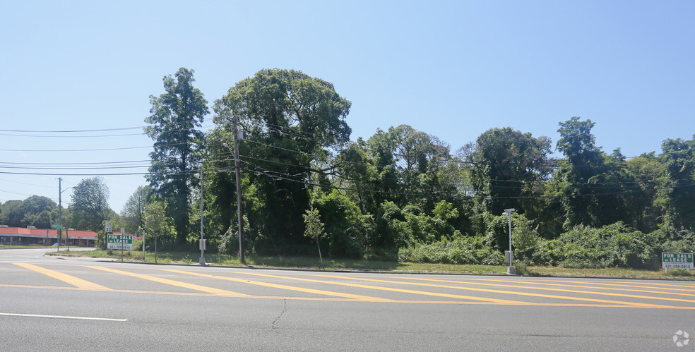 Coleman Rd, Centereach, NY for sale - Primary Photo - Image 1 of 1