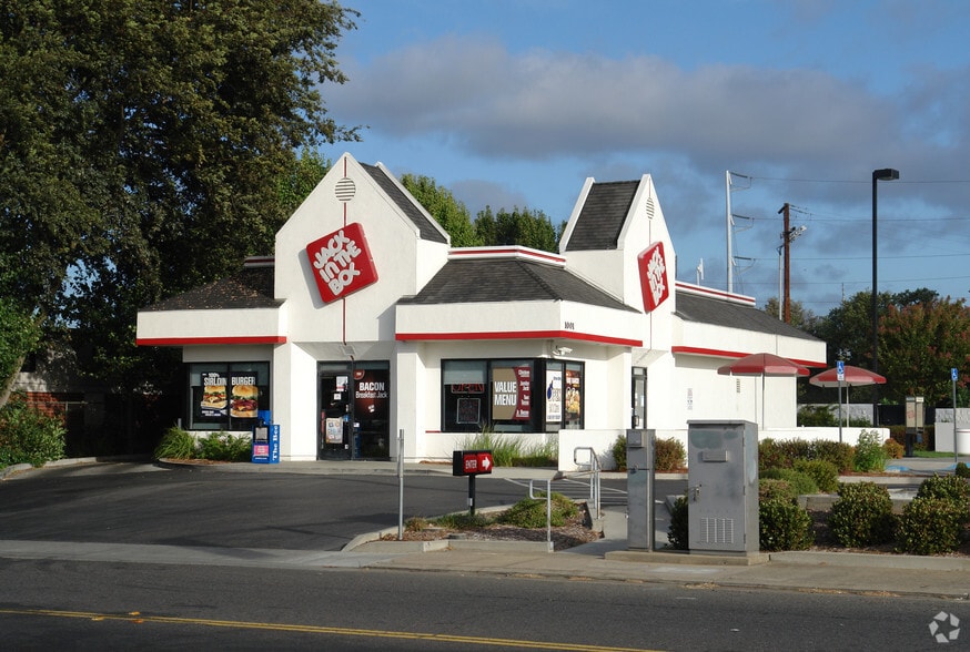 1001 Howe Ave, Sacramento, CA for lease - Primary Photo - Image 2 of 9