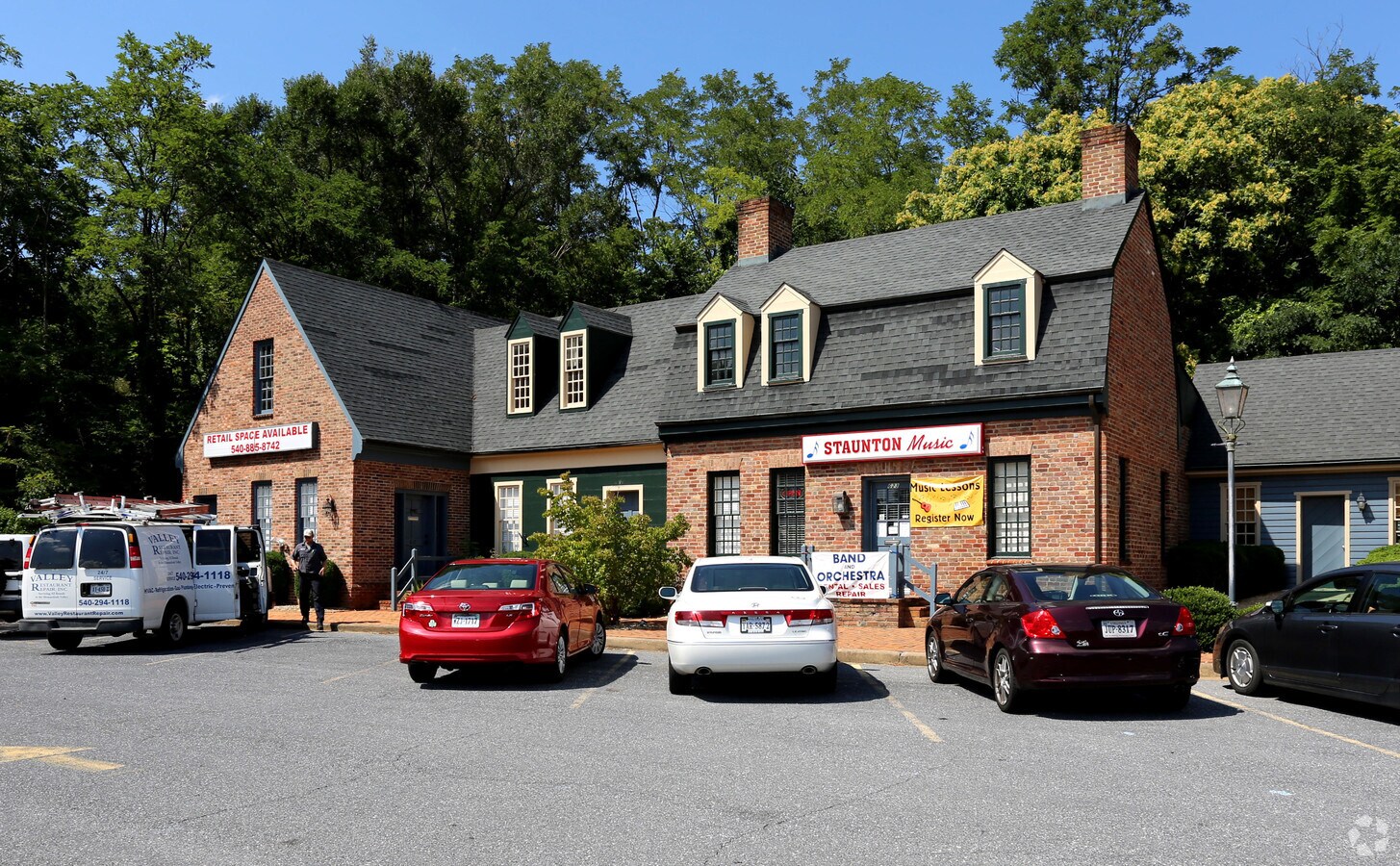 617623 Greenville Ave, Staunton, VA 24401