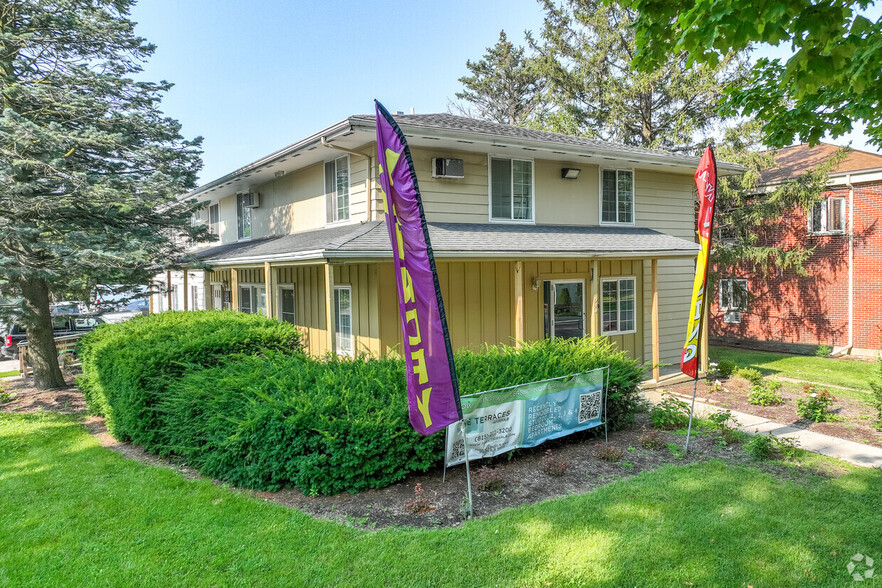 914 Greenbrier Rd, Dekalb, IL for sale - Primary Photo - Image 1 of 1