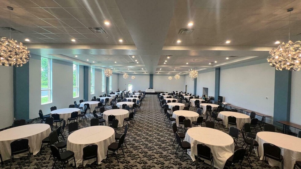 995 Youngstown Warren Rd, Niles, OH for sale - Interior Photo - Image 2 of 27