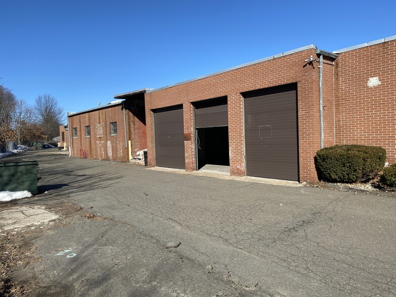 123 Whiting St, Plainville, CT for lease - Building Photo - Image 3 of 4