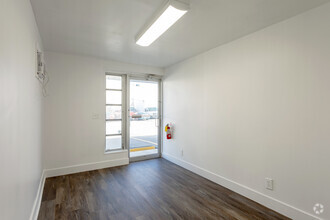 710-716 NW 57th St, Fort Lauderdale, FL for lease Interior Photo- Image 2 of 6