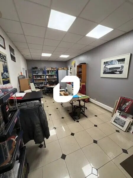 Office in Morainvilliers for lease Interior Photo- Image 1 of 7