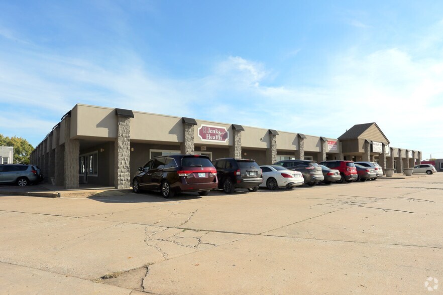 715 W Main St, Jenks, OK for sale - Building Photo - Image 1 of 1
