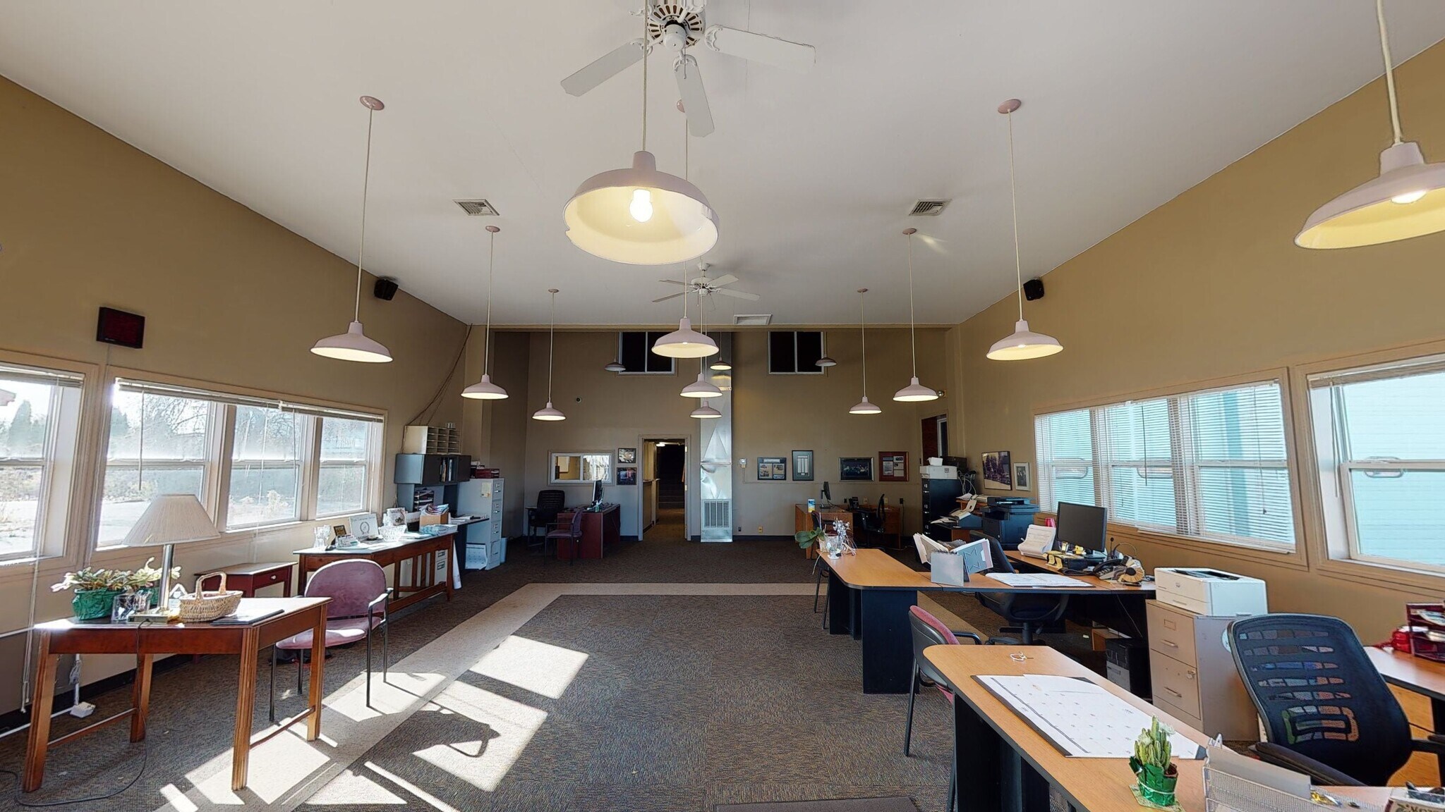 34 Lafayette Rd, North Hampton, NH 03862 DRIVE THROUGH WAREHOUSE3