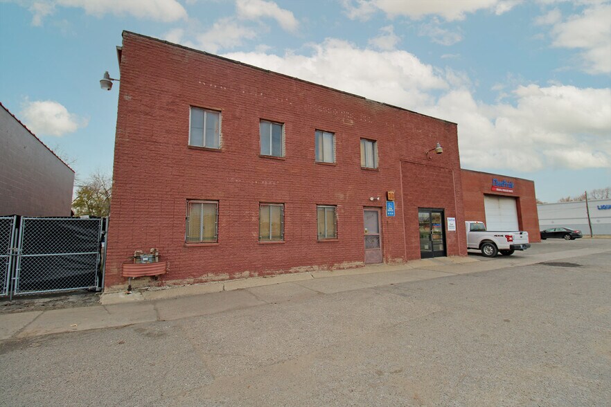 21215 Dequindre Rd, Hazel Park, MI 48030 Electronic Accessories