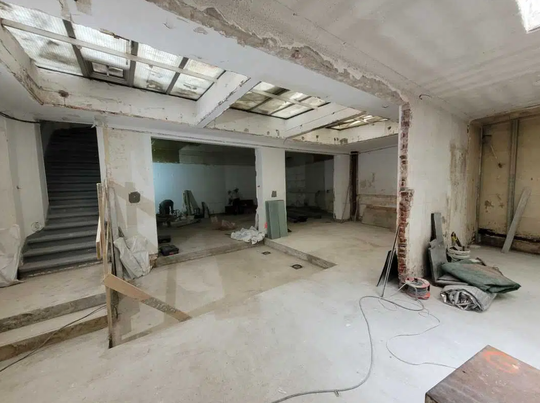Office in Paris for lease Interior Photo- Image 1 of 6