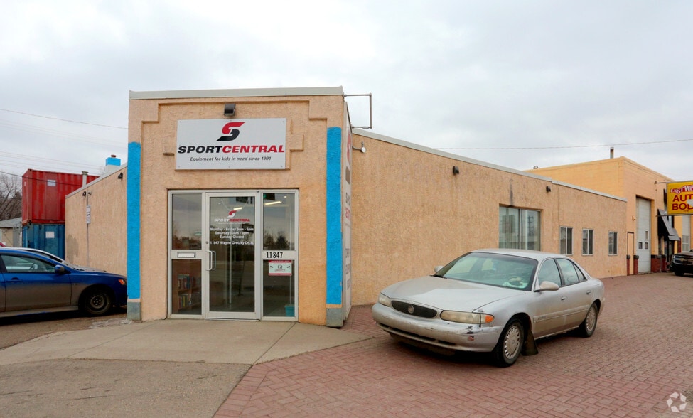 11847 Wayne Gretzky Dr NW, Edmonton, AB for sale - Primary Photo - Image 1 of 2