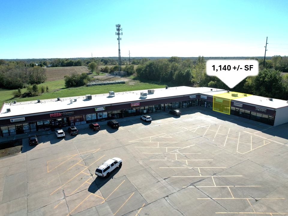 901-925 W Highway 92, Kearney, MO for lease Building Photo- Image 1 of 4