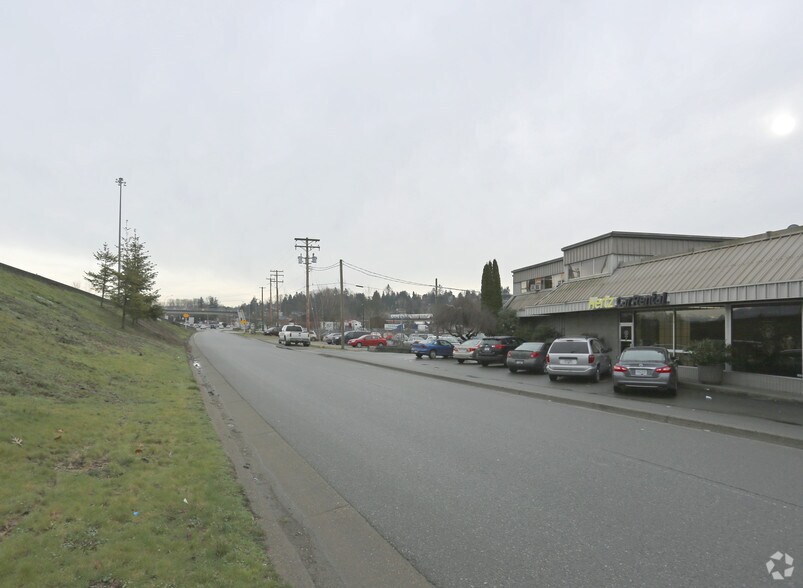 11180 Scott Rd, Surrey, BC V3V 8B8 Industrial for Lease