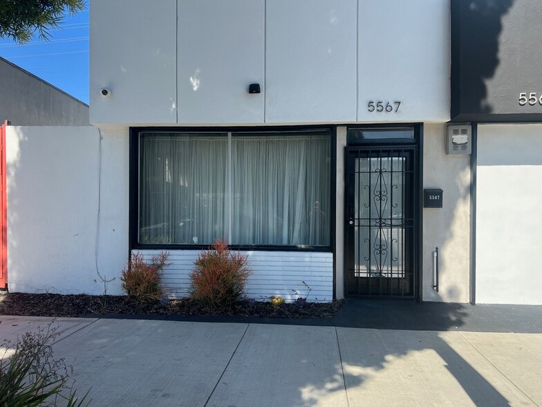 5563 W Pico Blvd, Los Angeles, CA for lease - Building Photo - Image 3 of 7