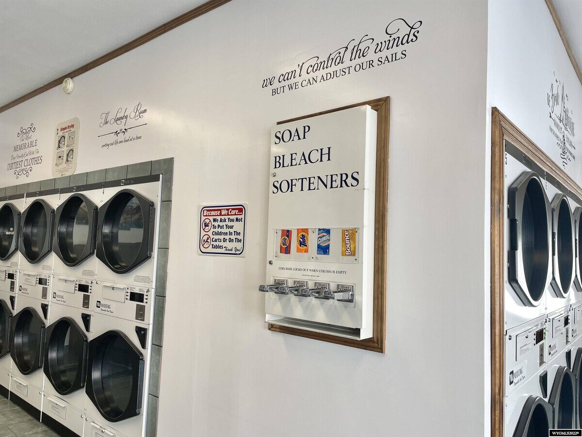 189 Diamondville Ave, Diamondville, WY 83116