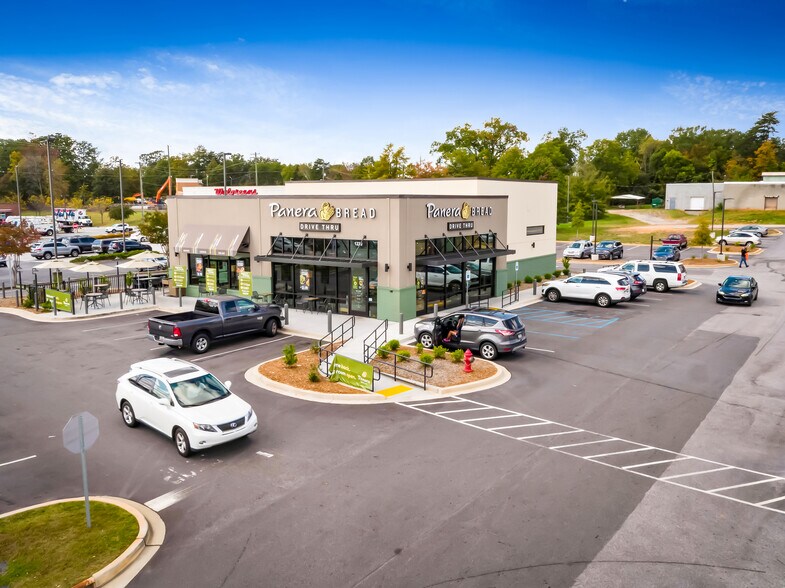 1220 W Wade Hampton Blvd, Greer, SC for sale - Building Photo - Image 1 of 1