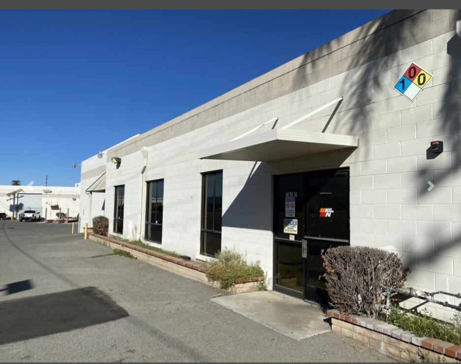 561 Iowa Ave, Riverside, CA for sale Primary Photo- Image 1 of 1