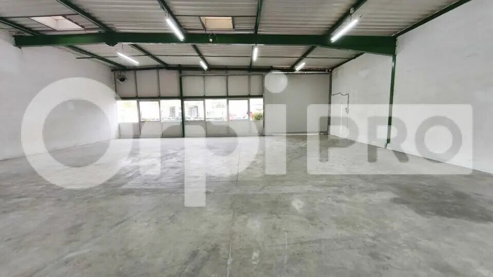 Office in Villebon-sur-Yvette for lease Building Photo- Image 1 of 8