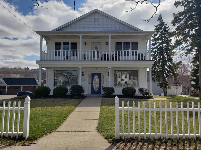 705 Center St, Lewiston, NY for sale - Building Photo - Image 1 of 1