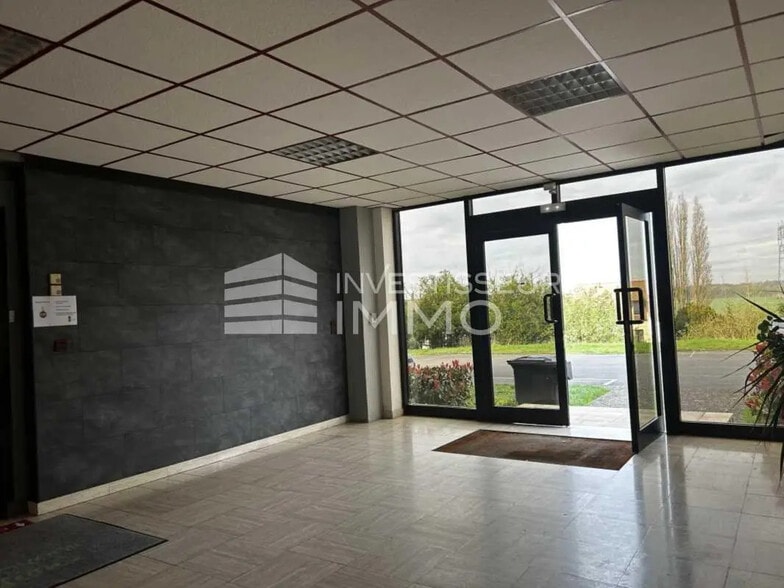 Flex in Nogent-sur-Oise for sale - Lobby - Image 2 of 5