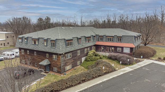 32 Industrial Dr E, Northampton, MA for lease - Building Photo - Image 1 of 26