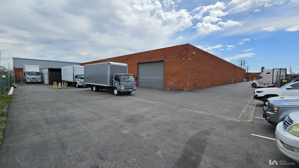 235 W 140th St, Los Angeles, CA for lease - Building Photo - Image 3 of 4