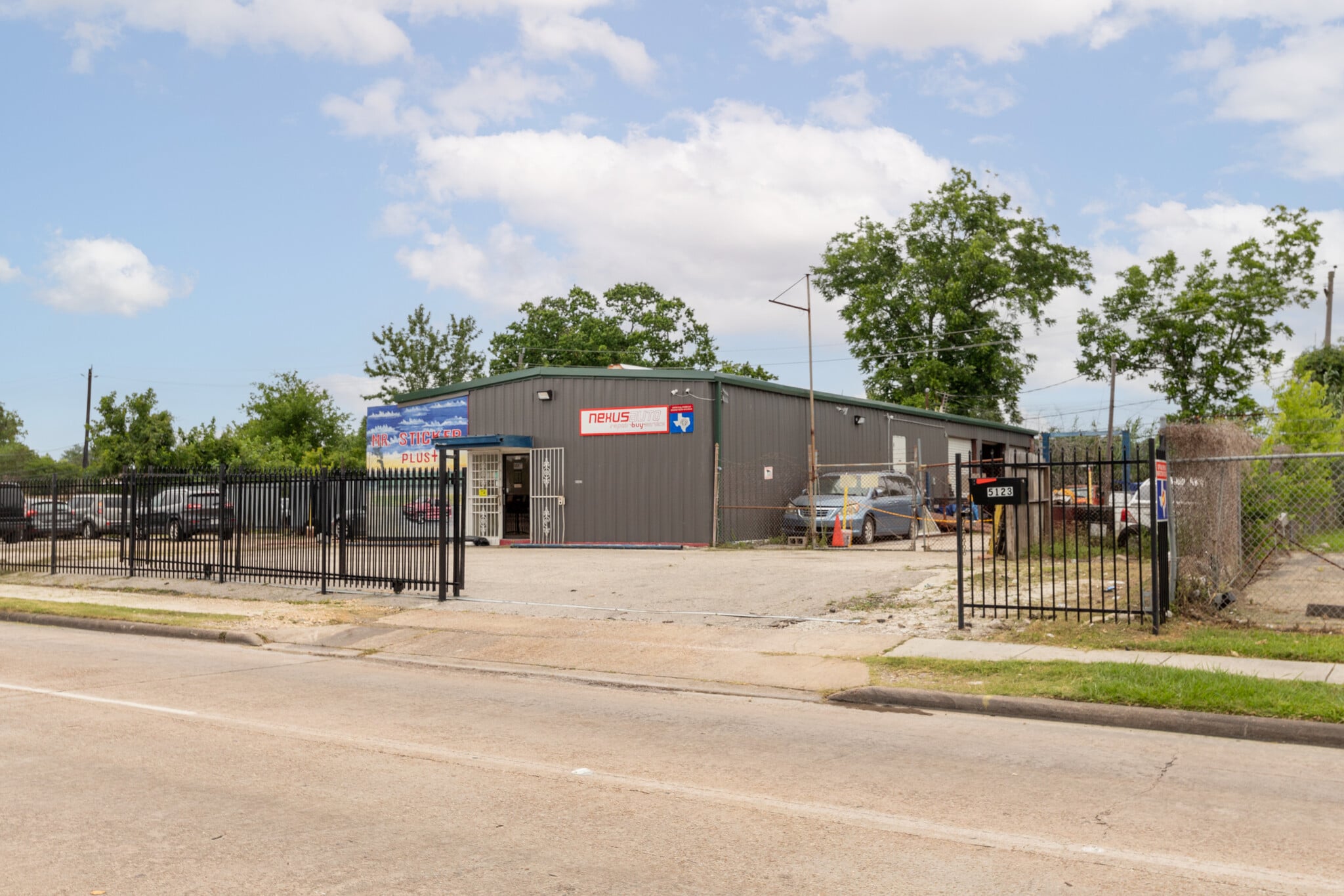 5123 W Orem Dr, Houston, TX for sale Primary Photo- Image 1 of 8