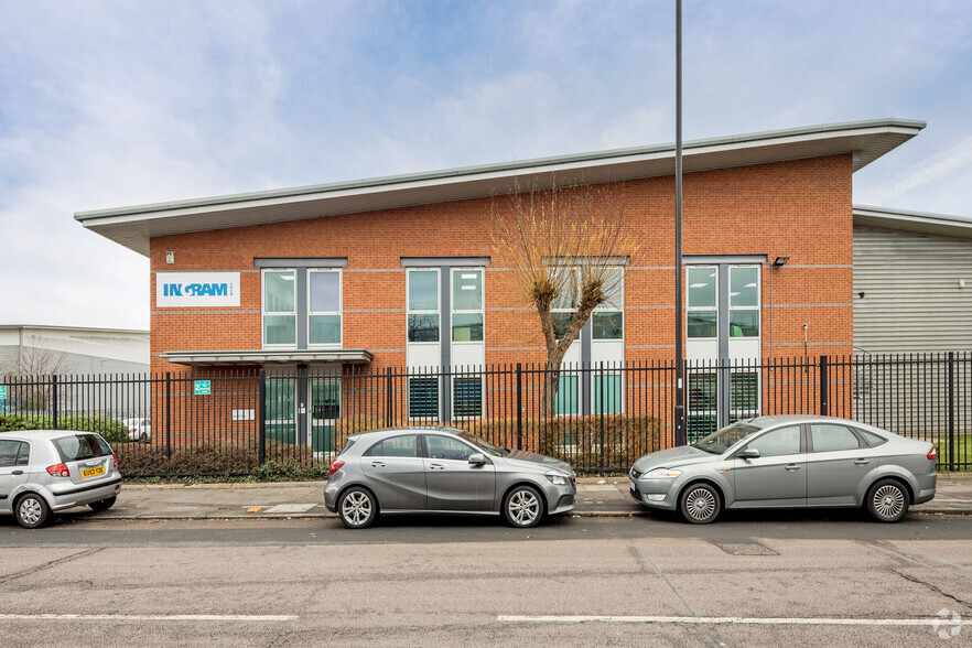 71-73 Bilton Way, Enfield for lease - Building Photo - Image 3 of 3