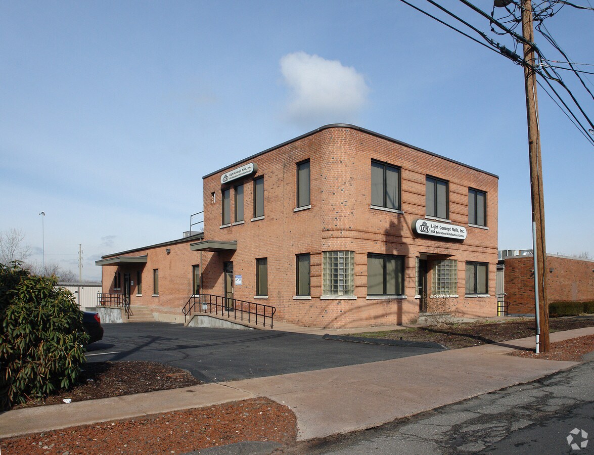 410 Prospect St, East Hartford, CT 06108