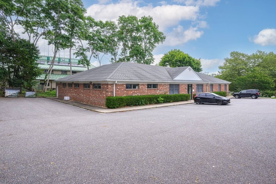 135 Windmill Ln, Southampton, NY for sale - Building Photo - Image 3 of 29
