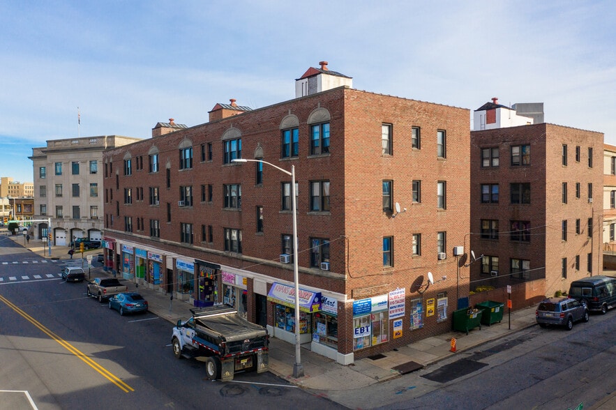 Upper Darby Portfolio portfolio of 3 properties for sale on LoopNet.com - Building Photo - Image 2 of 39