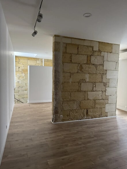 43 Cours Georges Clémenceau, Bordeaux for lease - Interior Photo - Image 3 of 5