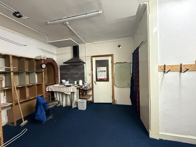 207 High St, Cowdenheath for sale - Building Photo - Image 1 of 5
