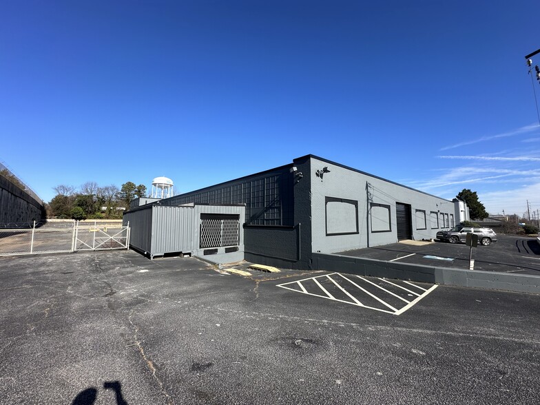 1631 Willingham Dr, East Point, GA for lease - Building Photo - Image 3 of 7