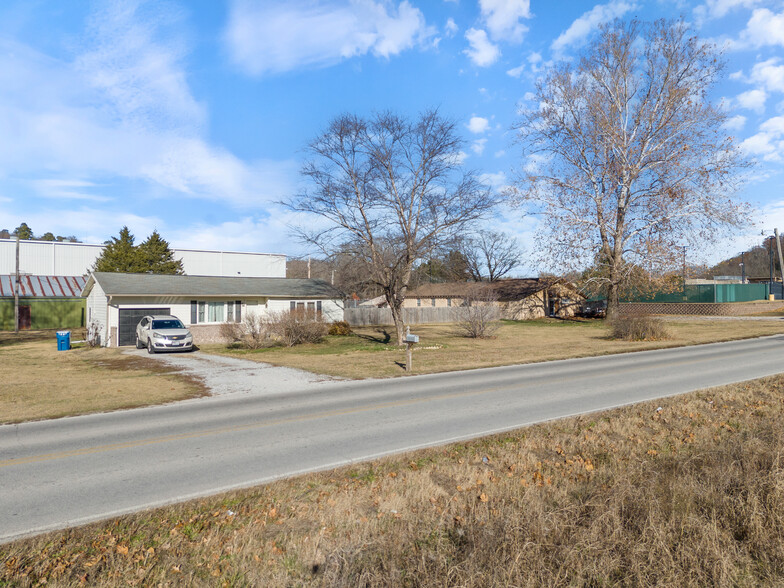 111 Bear Hollow Rd, Pineville, MO for sale - Building Photo - Image 3 of 21