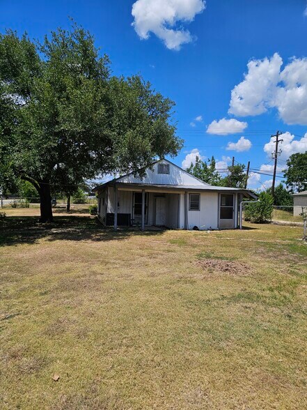 1080 W Goforth Rd, Buda, TX for sale - Building Photo - Image 2 of 5