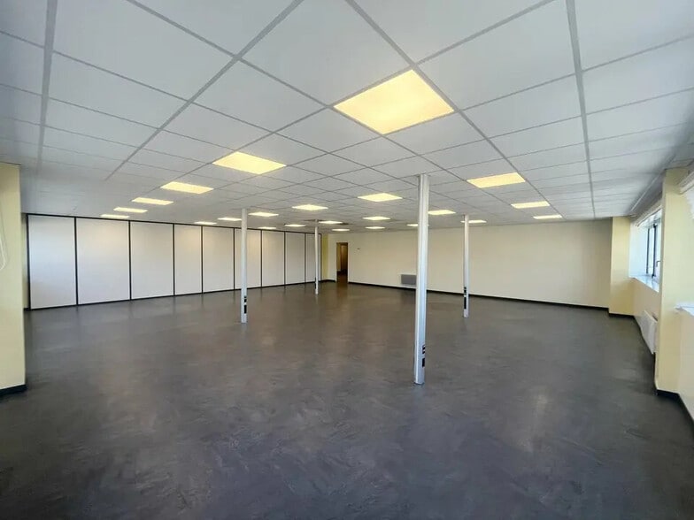 Office in Le Havre for lease - Interior Photo - Image 2 of 5