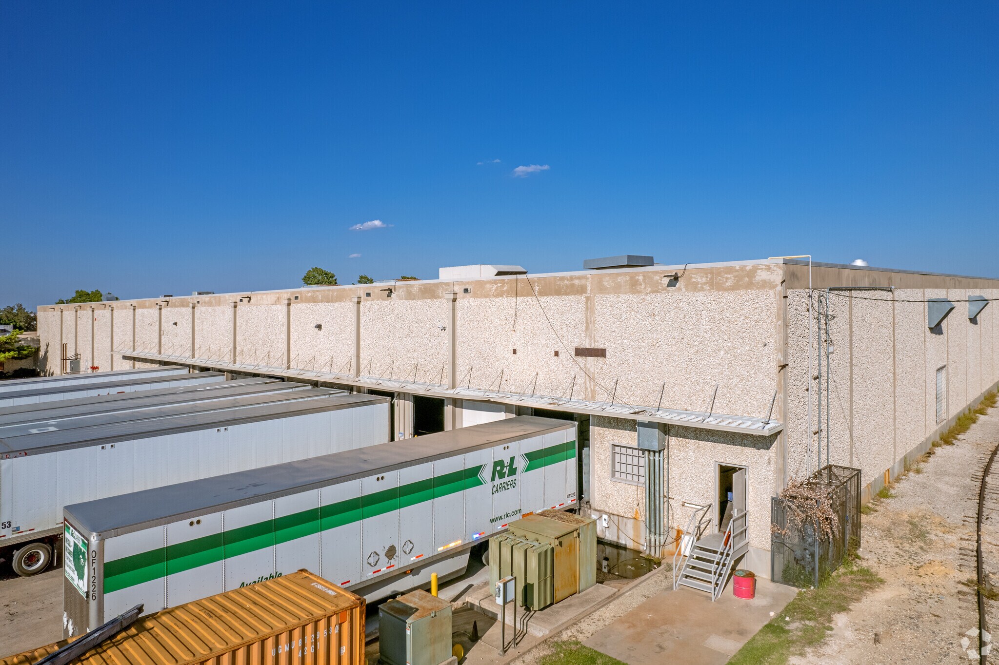 1102 W Carrier Pky, Grand Prairie, TX for sale Primary Photo- Image 1 of 1