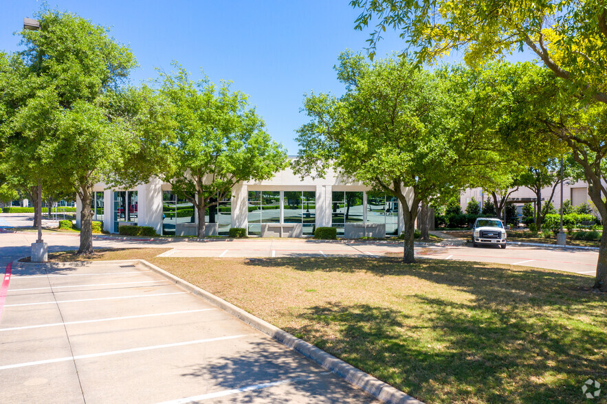 2240 Campbell Creek Blvd, Richardson, TX for lease - Primary Photo - Image 1 of 7