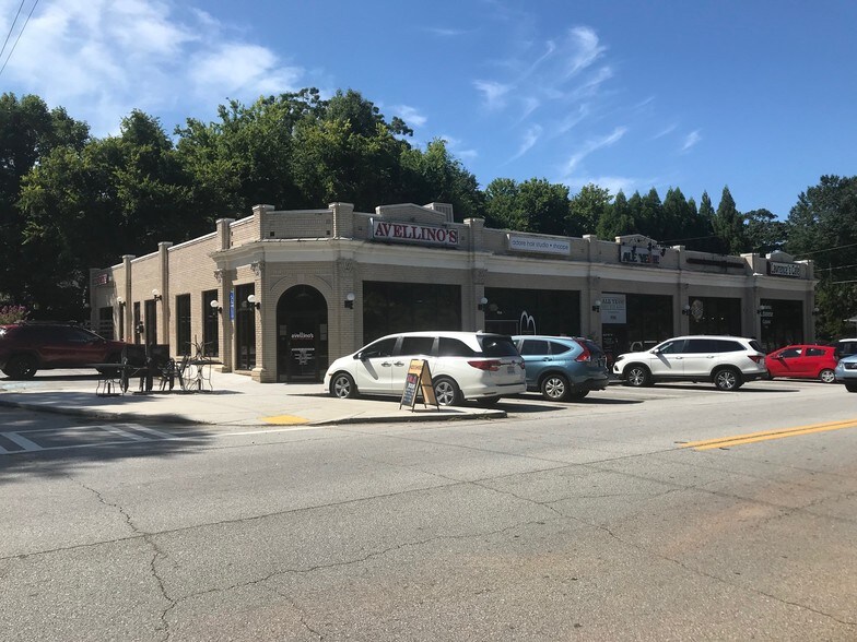 900910 W College Ave, Decatur, GA 30030