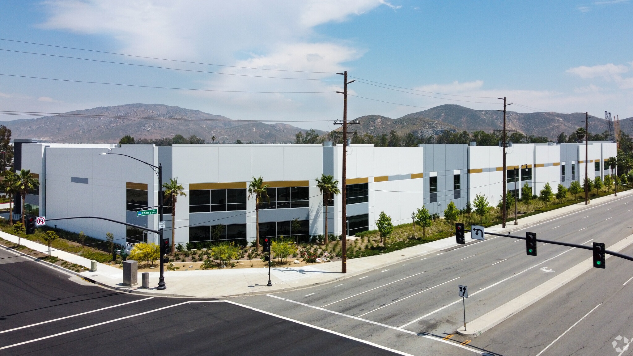 10917 Cherry Ave, Fontana, CA for lease Primary Photo- Image 1 of 4