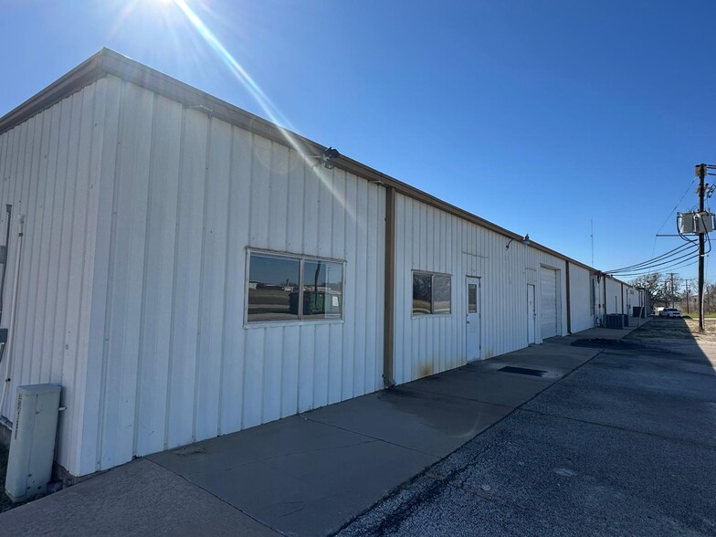 1705 Industrial blvd, Brenham, TX for lease - Building Photo - Image 1 of 4