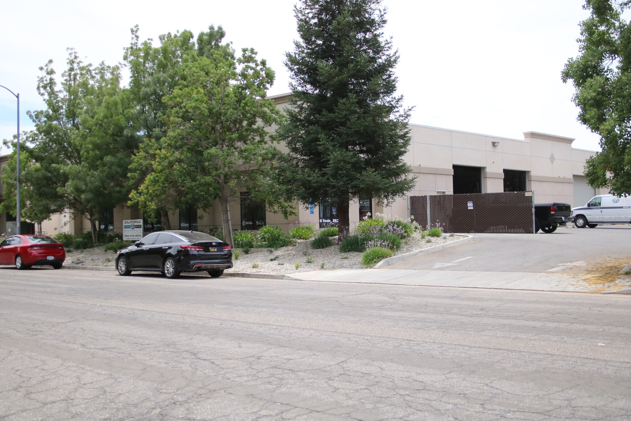 4753 W Jennifer Ave, Fresno, CA for lease Building Photo- Image 1 of 13