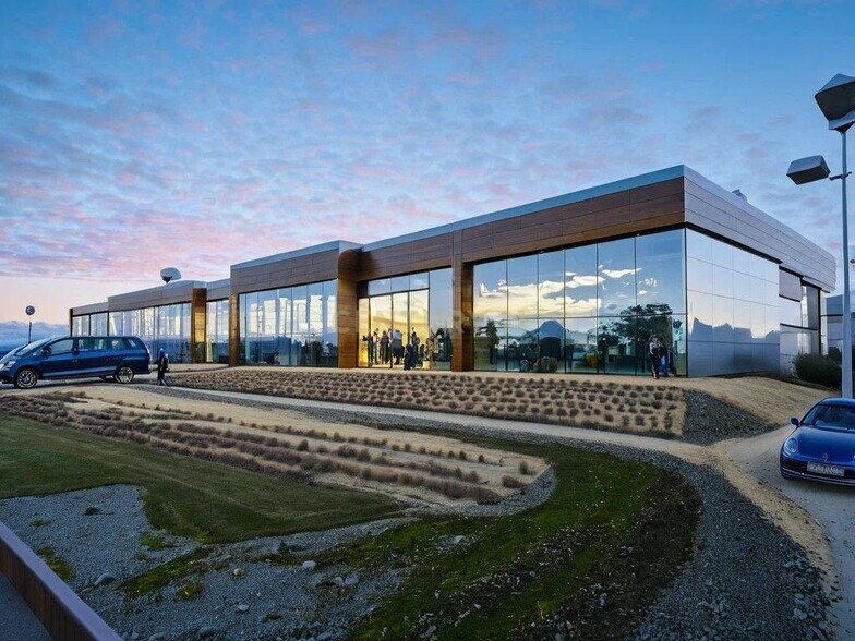 Retail in San Agustín del Guadalix, Madrid for sale - Building Photo - Image 1 of 6